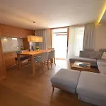 Zell City Exclusive Lodges *